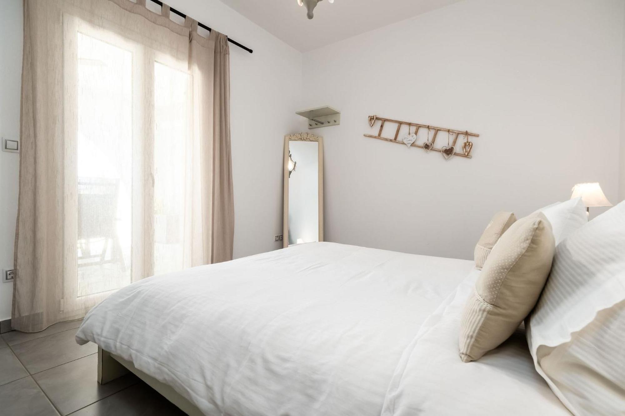 Azzurro Bianco Suites Paro Esterno foto